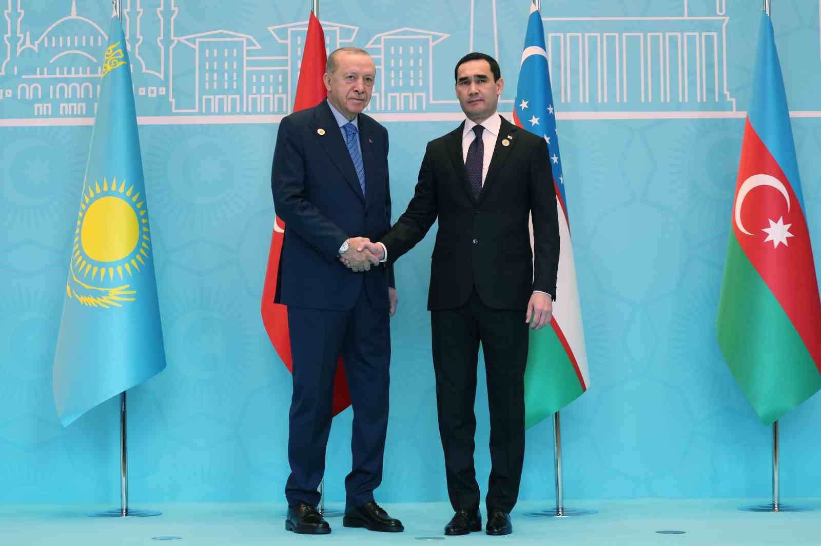 Cumhurbaşkanı Erdoğan, TDT Zirvesi’ne katılan liderleri karşıladı