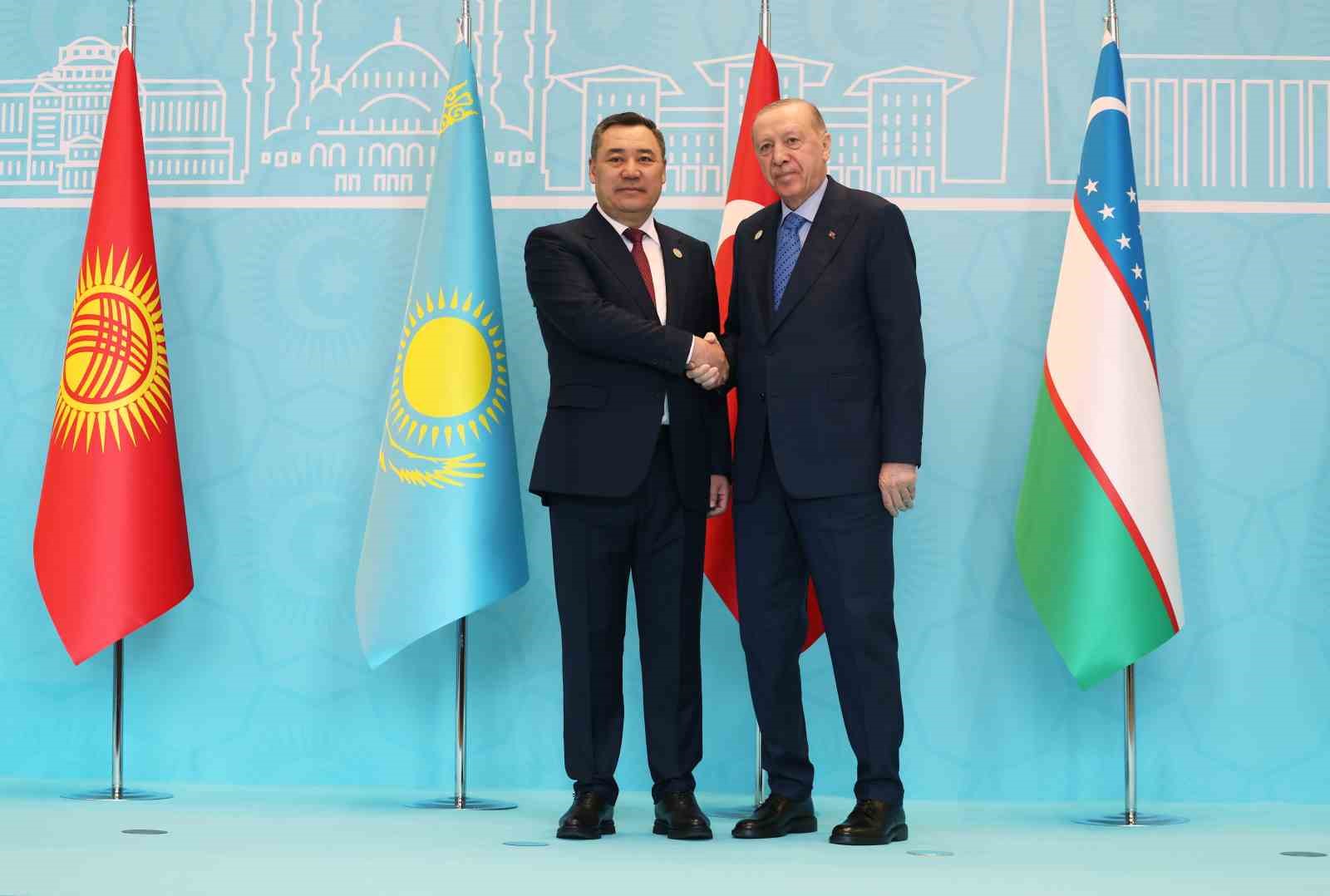 Cumhurbaşkanı Erdoğan, TDT Zirvesi’ne katılan liderleri karşıladı