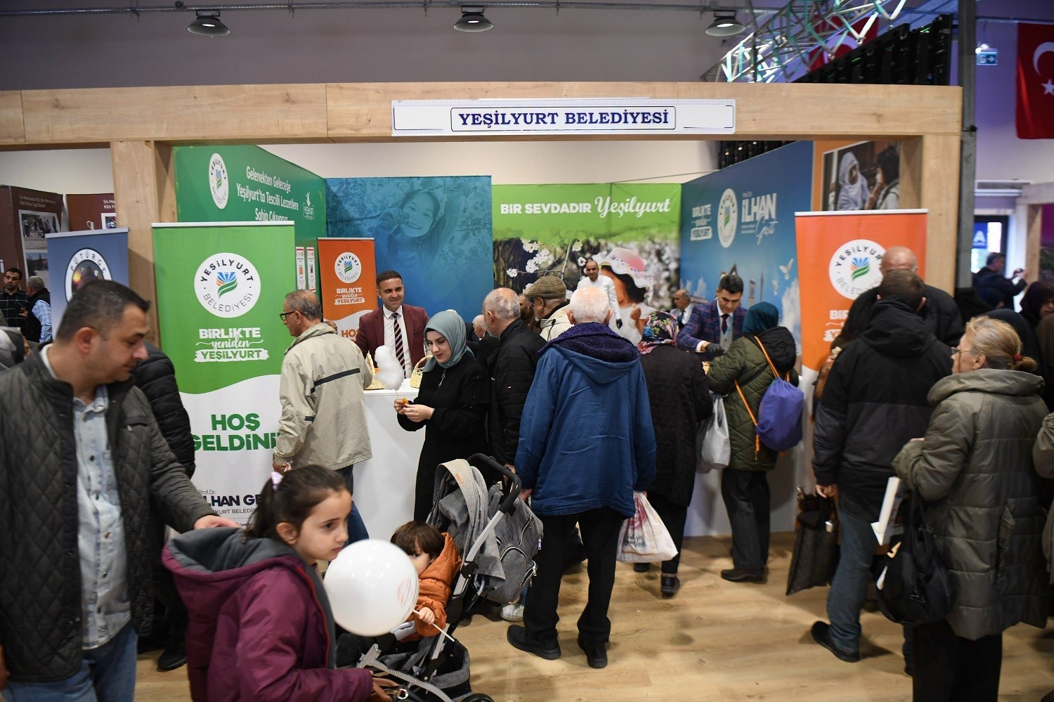 Yeşilyurt Belediyesinin tanıtım standı İstanbul’da yoğun ilgi görüyor