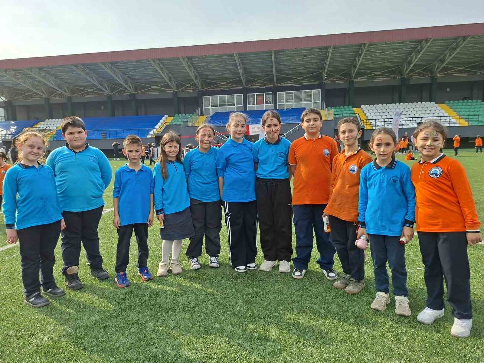 İyidere’de minik kalpler Gençlik Şöleni’nde buluştu
