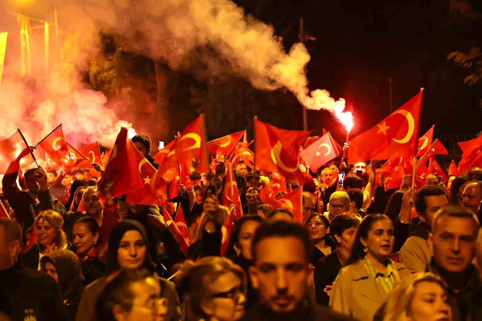 Binlerce Denizlili Cumhuriyet için yürüdü