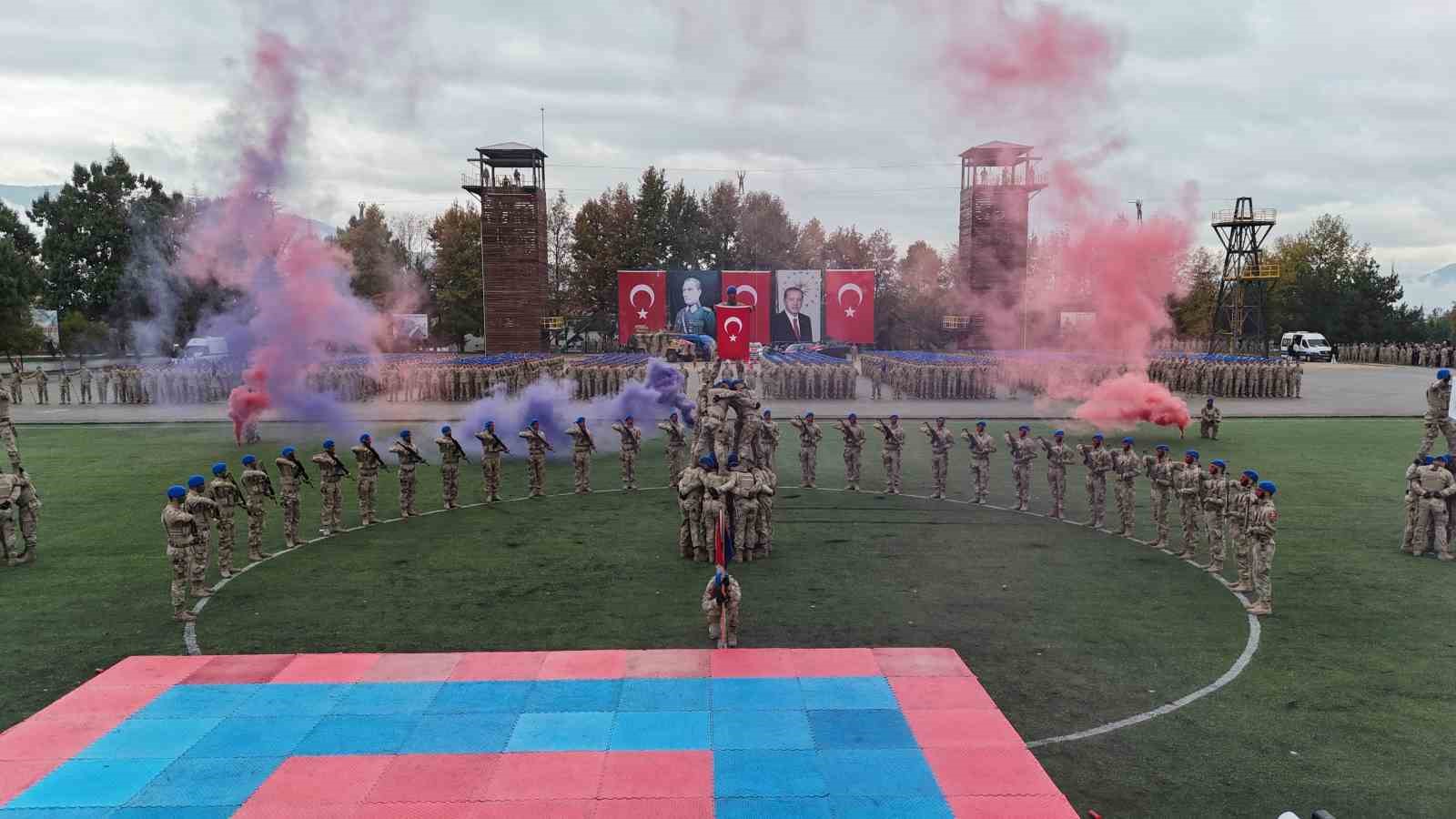 Komandoların gösterisi mest etti