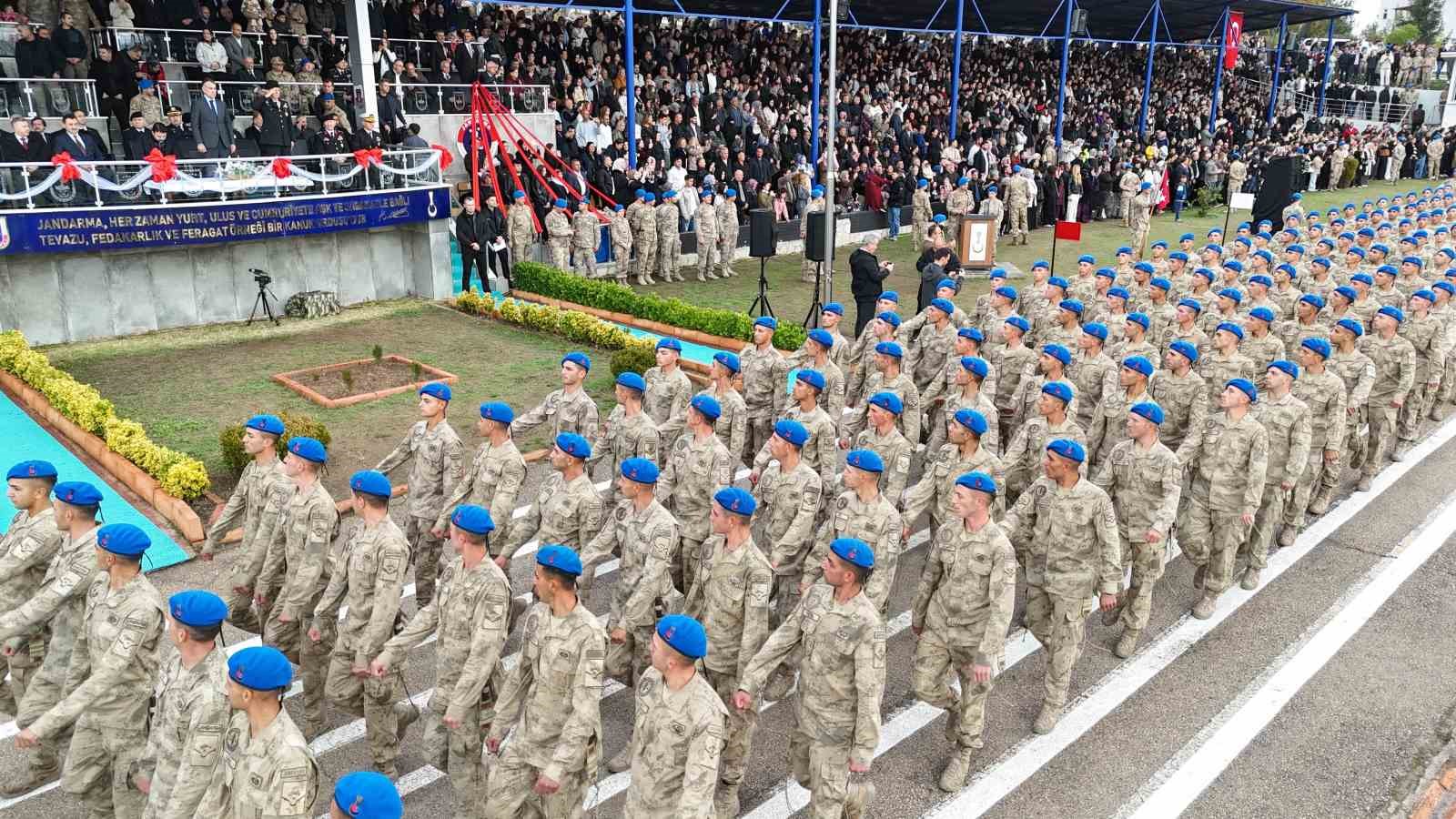 Komandoların gösterisi mest etti