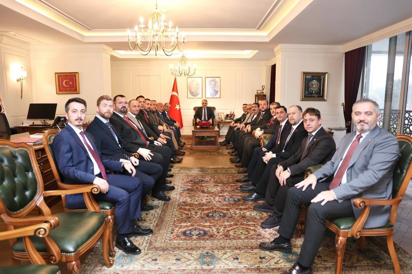 Yeni yönetim Vali Makas ile bir araya geldi