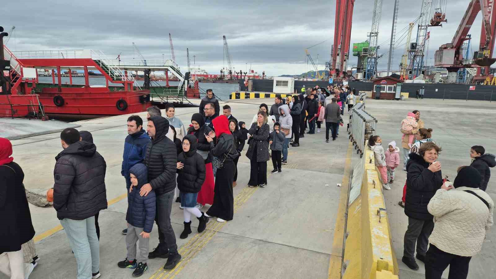 TCG Işın’a 4 bin kişi akın etti
