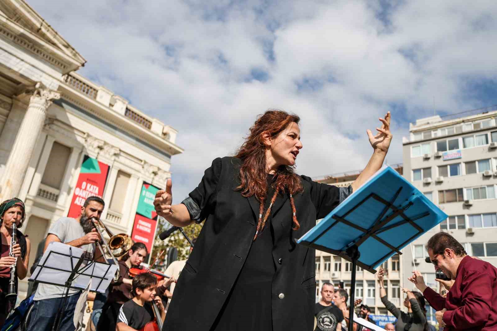 Liman işçileri, savaşa karşı 22 ülkede greve gitti