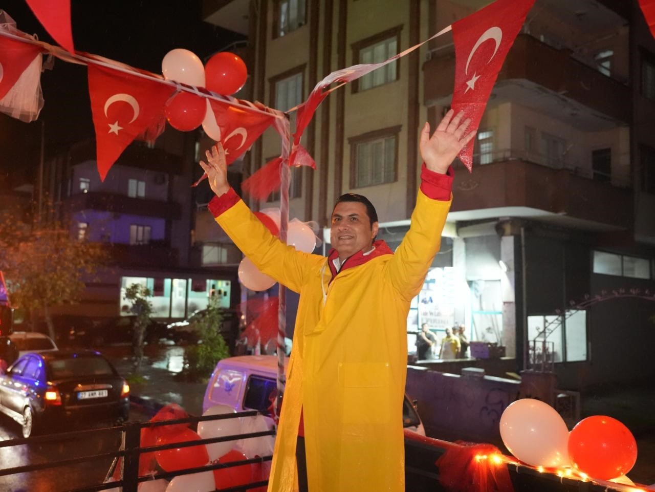 Şehitkamil’de yağmur değil, cumhuriyet coşkusu yağdı