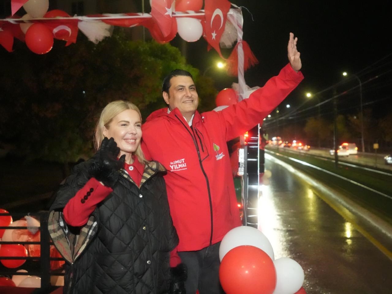 Şehitkamil’de yağmur değil, cumhuriyet coşkusu yağdı