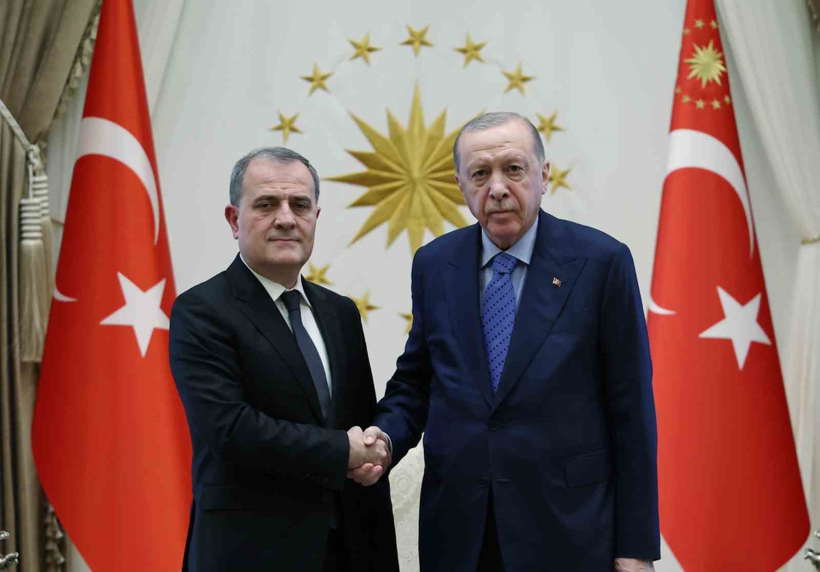 Cumhurbaşkanı Erdoğan, Azerbaycan Dışişleri Bakanı Bayramov ile bir araya geldi