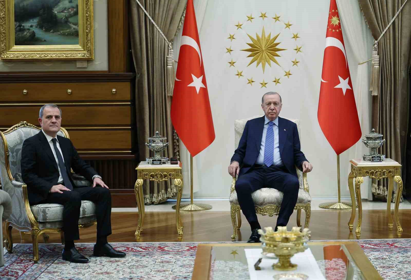 Cumhurbaşkanı Erdoğan, Azerbaycan Dışişleri Bakanı Bayramov ile bir araya geldi