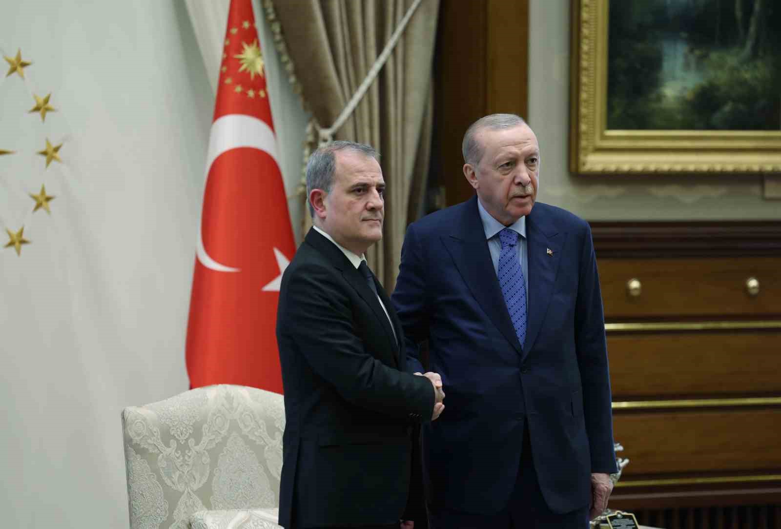 Cumhurbaşkanı Erdoğan, Azerbaycan Dışişleri Bakanı Bayramov ile bir araya geldi