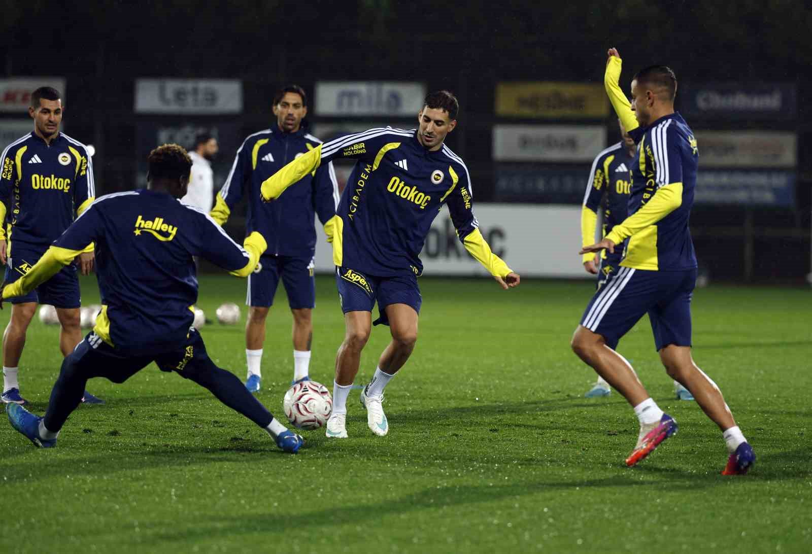 Fenerbahçe, Göztepe maçının hazırlıklarını tamamladı