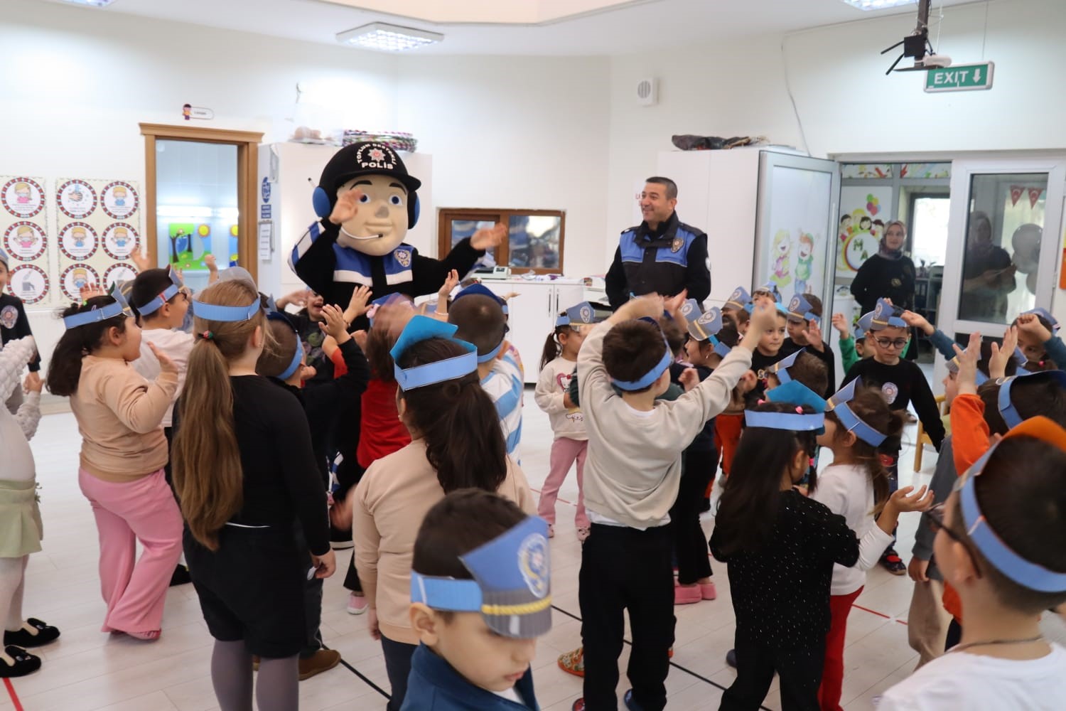 Kastamonu’da polis ekipleri 1 bin 140 öğrenciye eğitim verdi
