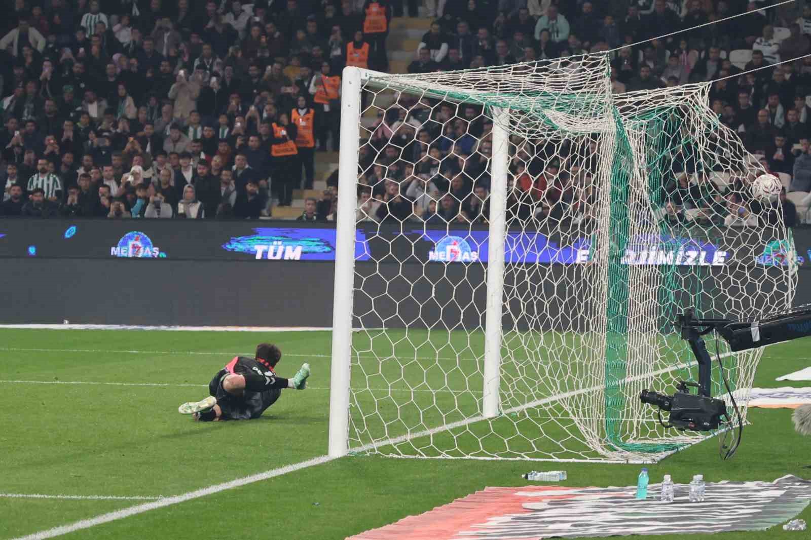 Trendyol Süper Lig: Konyaspor: 0 - Galatasaray: 4 (Maç sonucu)