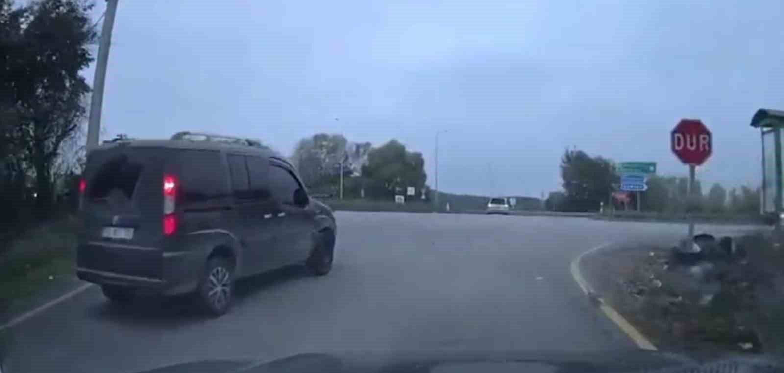 Trafiği birbirine katan uyuşturucu kuryesi film gibi kovalamaca ile yakalandı