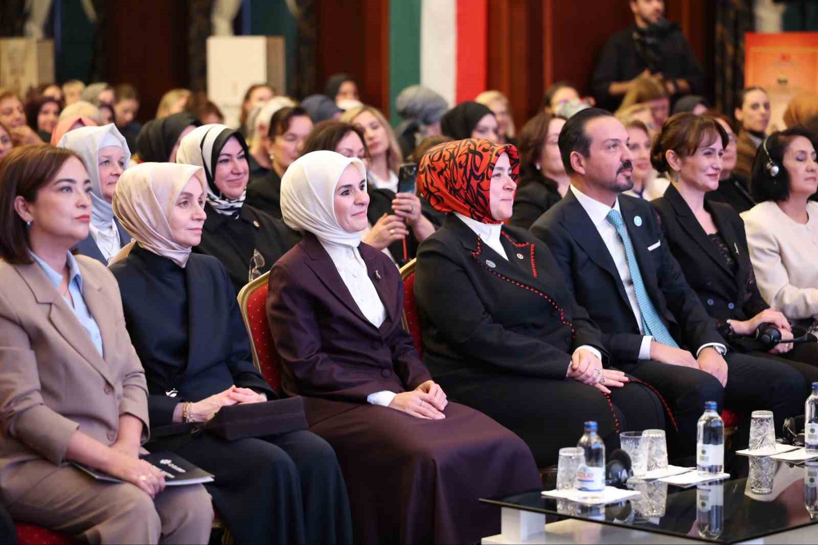 Bakan Göktaş: "Kadınların sözünü Türk dünyasının merkezine koyuyor, yarınları kadınlarla inşa ediyoruz"