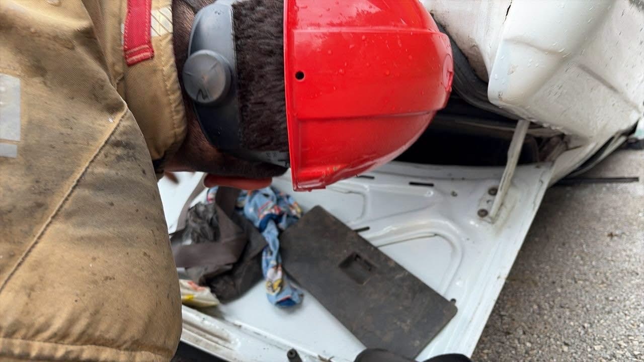 İskenderun’da ters dönen otomobilin sürücüsü yaralandı