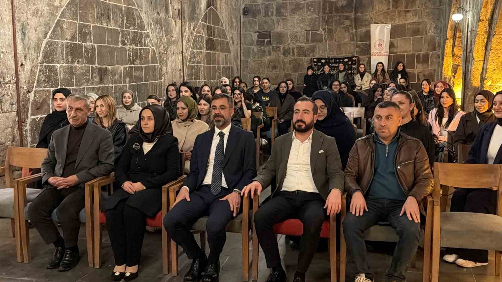 Bitlis’te "Gençlik, Kültür ve Kardeşlik Buluşması" düzenlendi