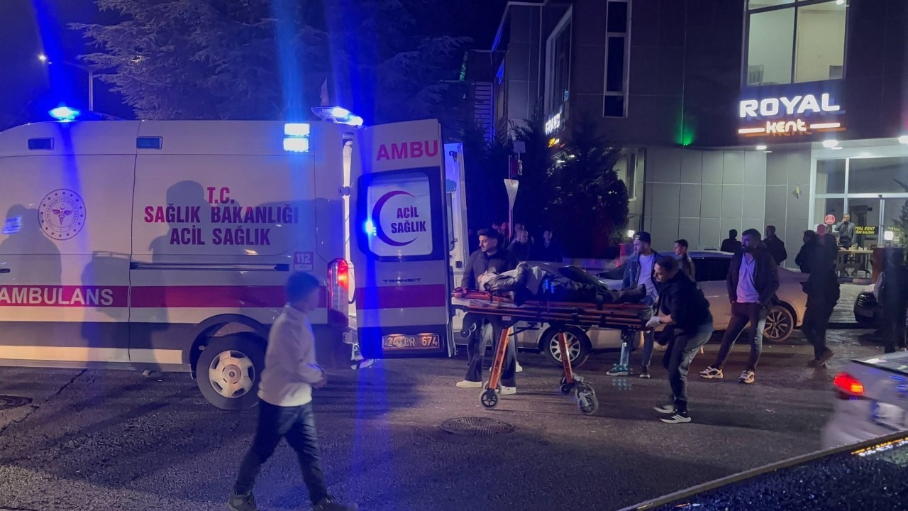 Erzincan’da motosiklet ile otomobil çarpıştı: 1 yaralı