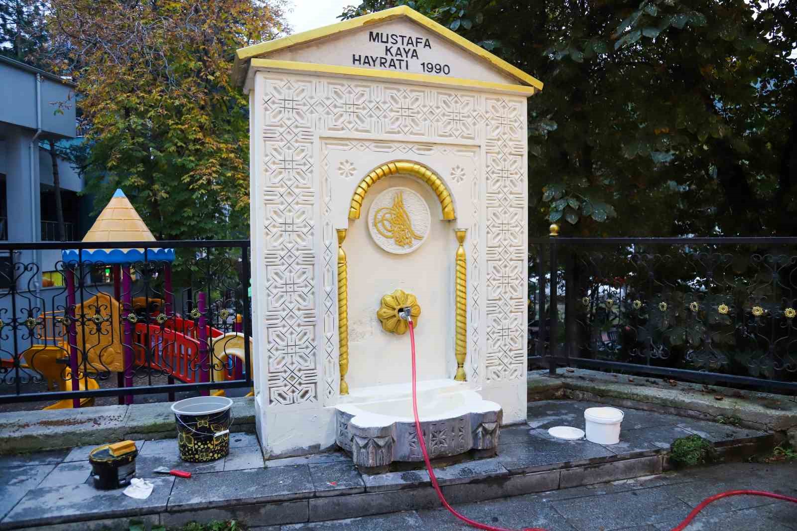 Gümüşhaneli kadın sanatçı, unutulmaya yüz tutan mezarları ve çeşmeleri yeniliyor
