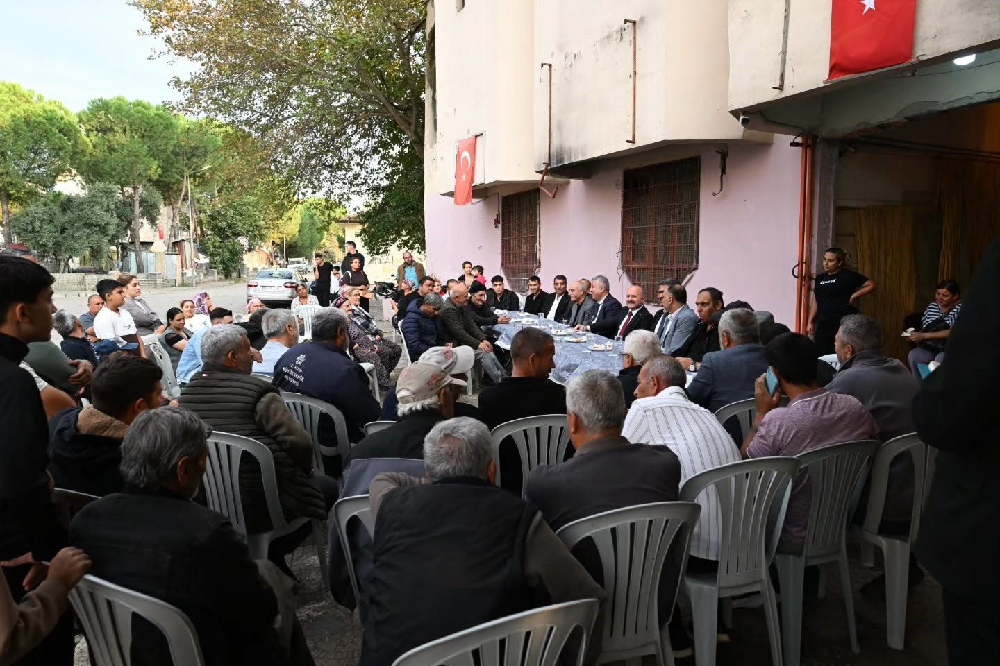 Vali Varol, Ilıcabaşı’nın el emeği geleneğini inceledi