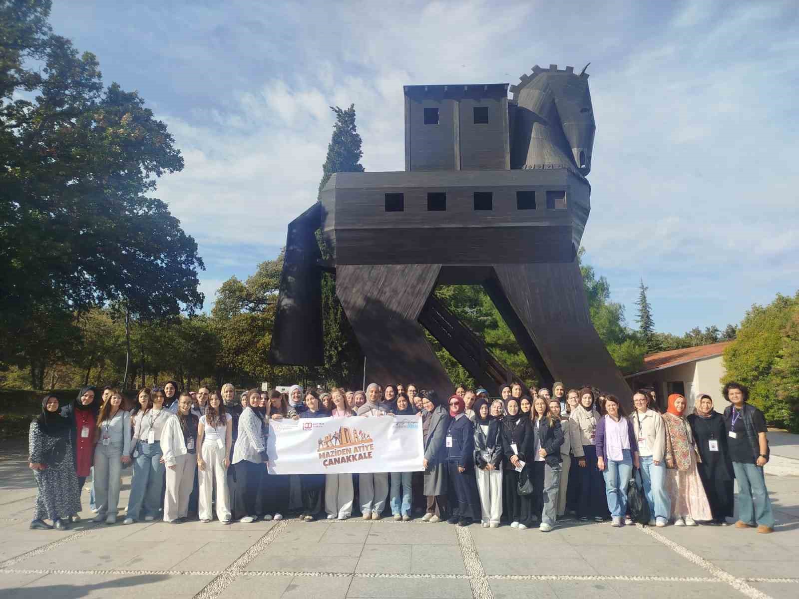 Eskişehir öğrencilerinin de katıldığı "Maziyeden Âtiye Çanakkale" programı gerçekleşti