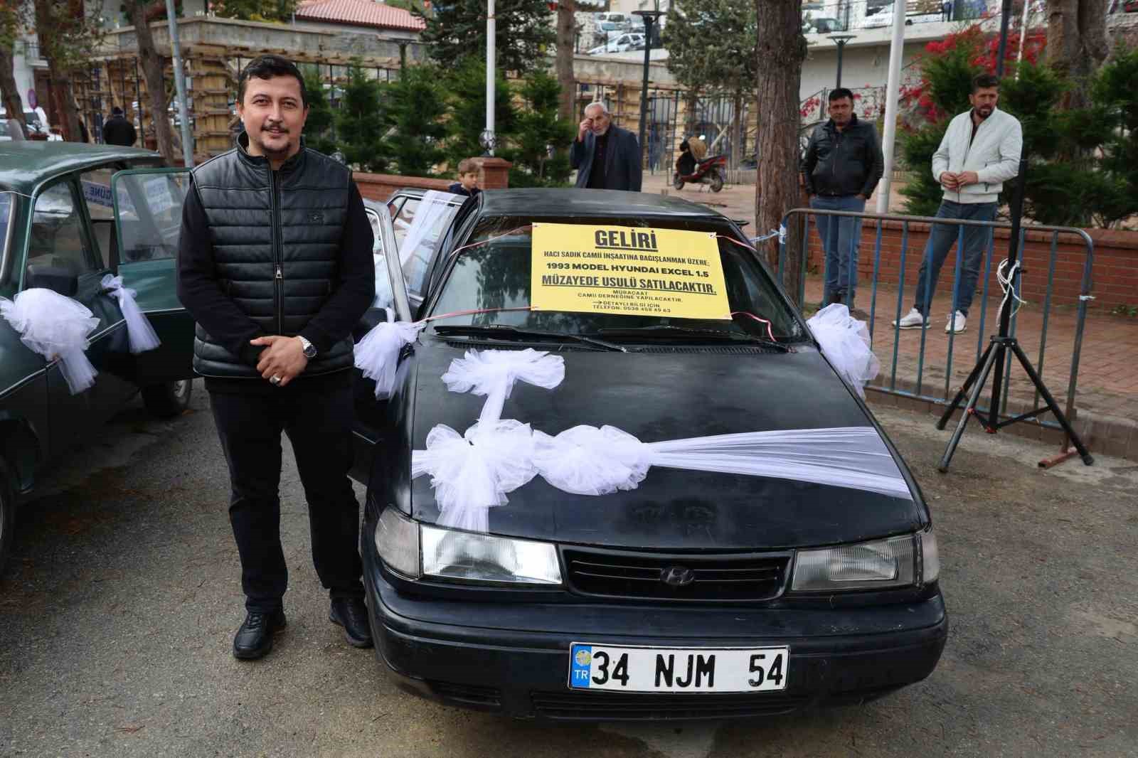 Bolu’da cami için bağışlanan iki otomobil müzayedede 410 bin liraya satıldı