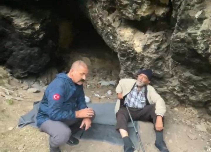 Uludağ’da mağarada yaşayan adamın hikâyesi mutlu sonla bitti;