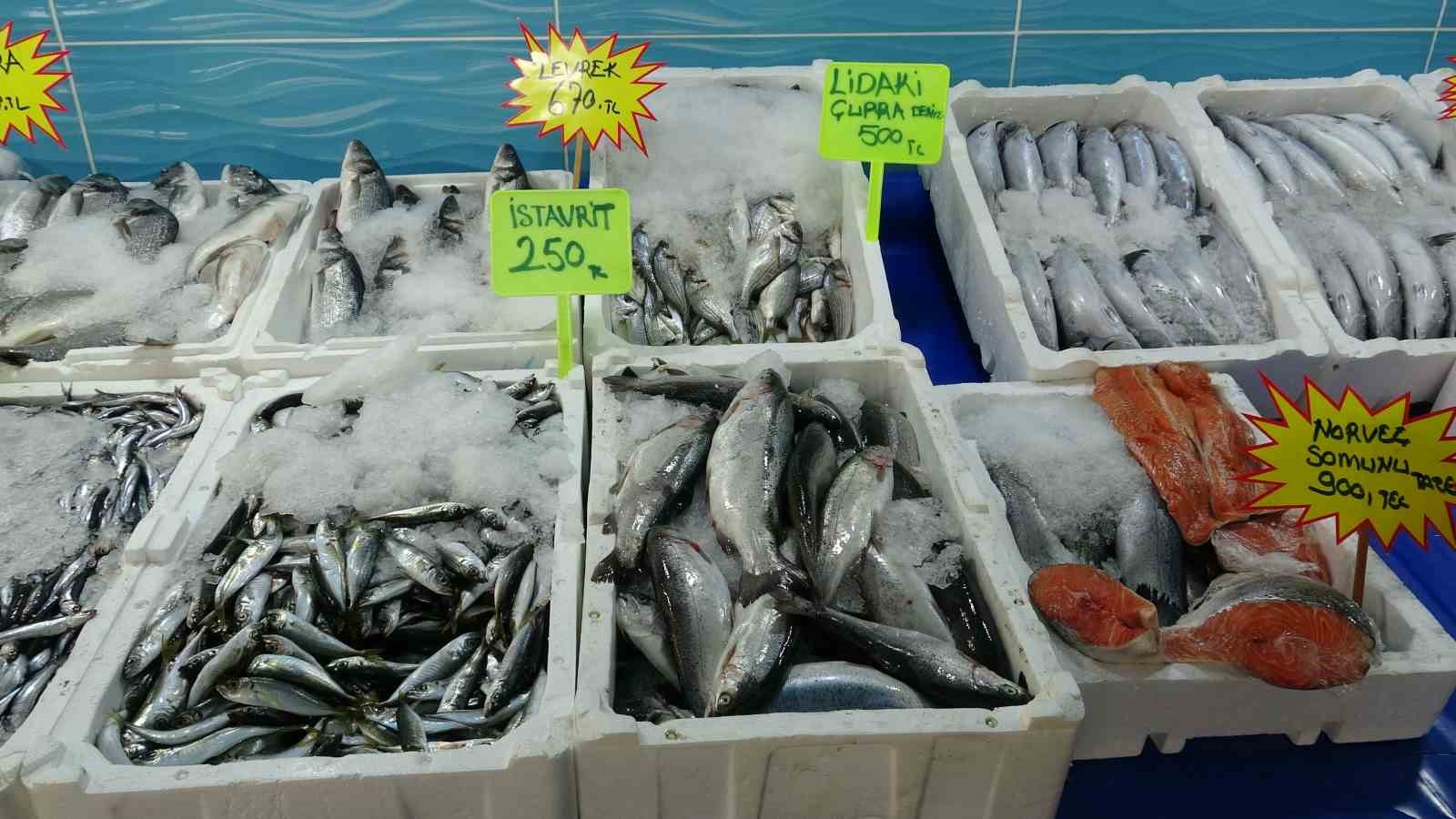 Van’da tezgahlar çeşitlendi: Tüketicinin tercihi Van Gölü’nün incisi oldu