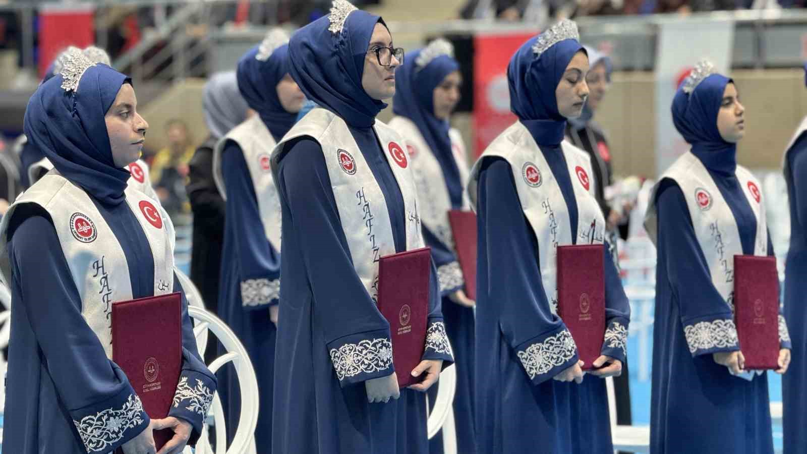 Karabük’te 150 öğrenci hafızlık icazeti aldı