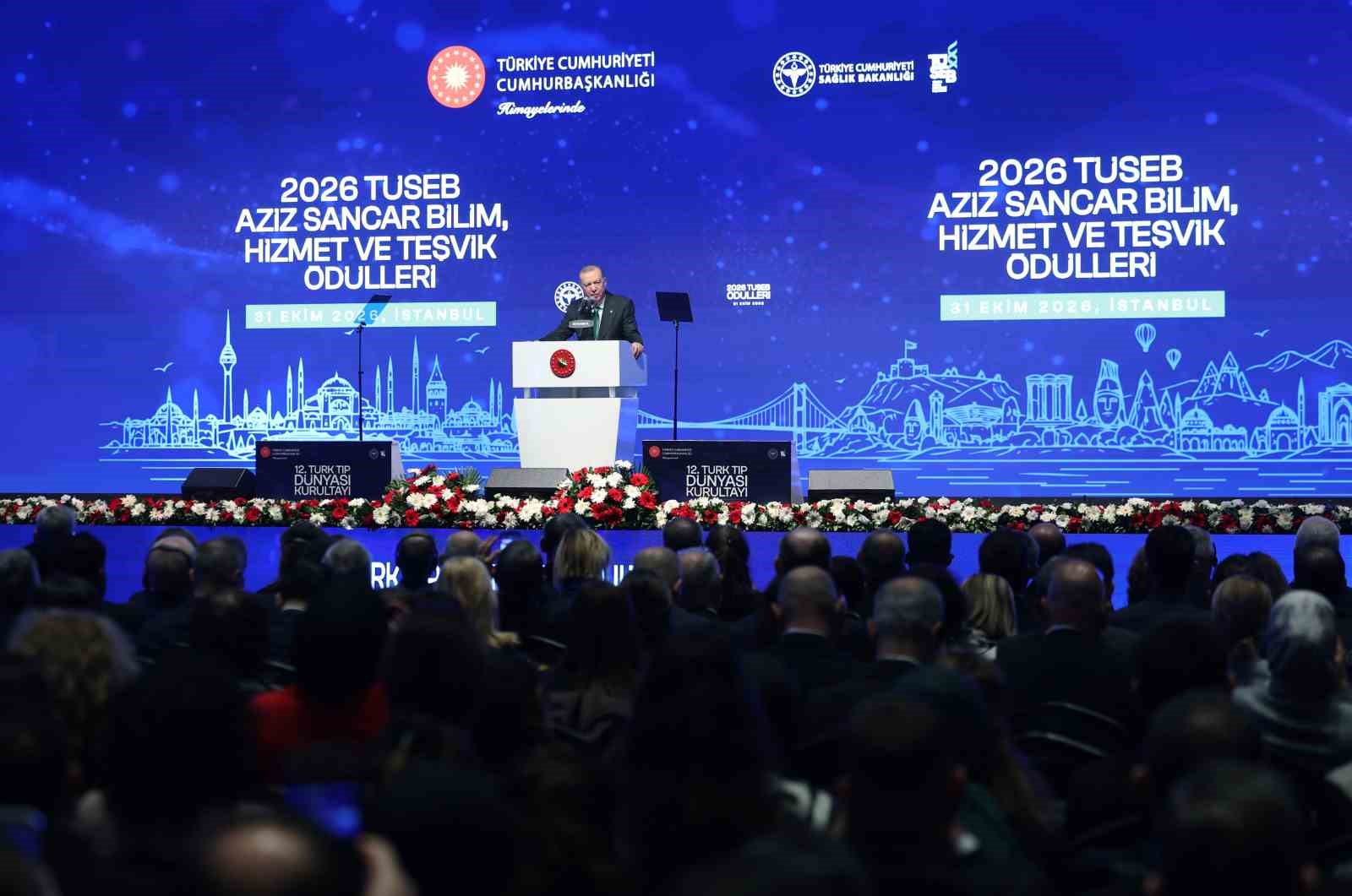 Cumhurbaşkanı Erdoğan: "Sağlıkta zirveye oynamayı sürdüreceğiz"
