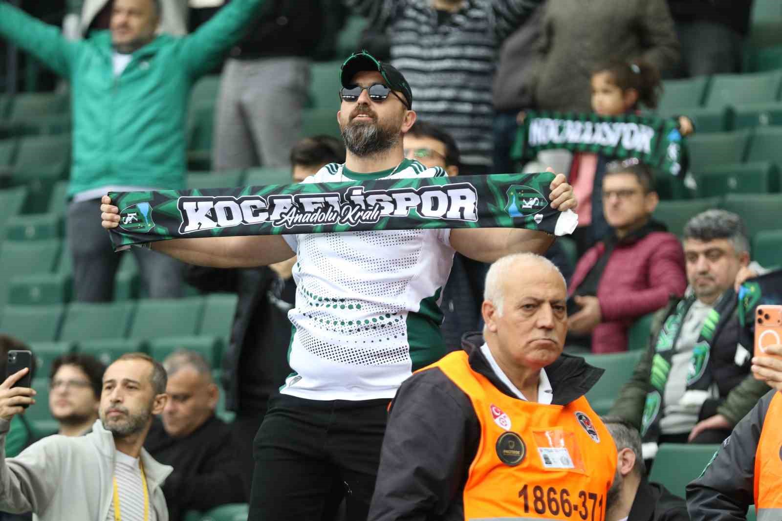 Trendyol Süper Lig: Kocaelispor: 0 - Çaykur Rizespor: 0 (Maç devam ediyor)