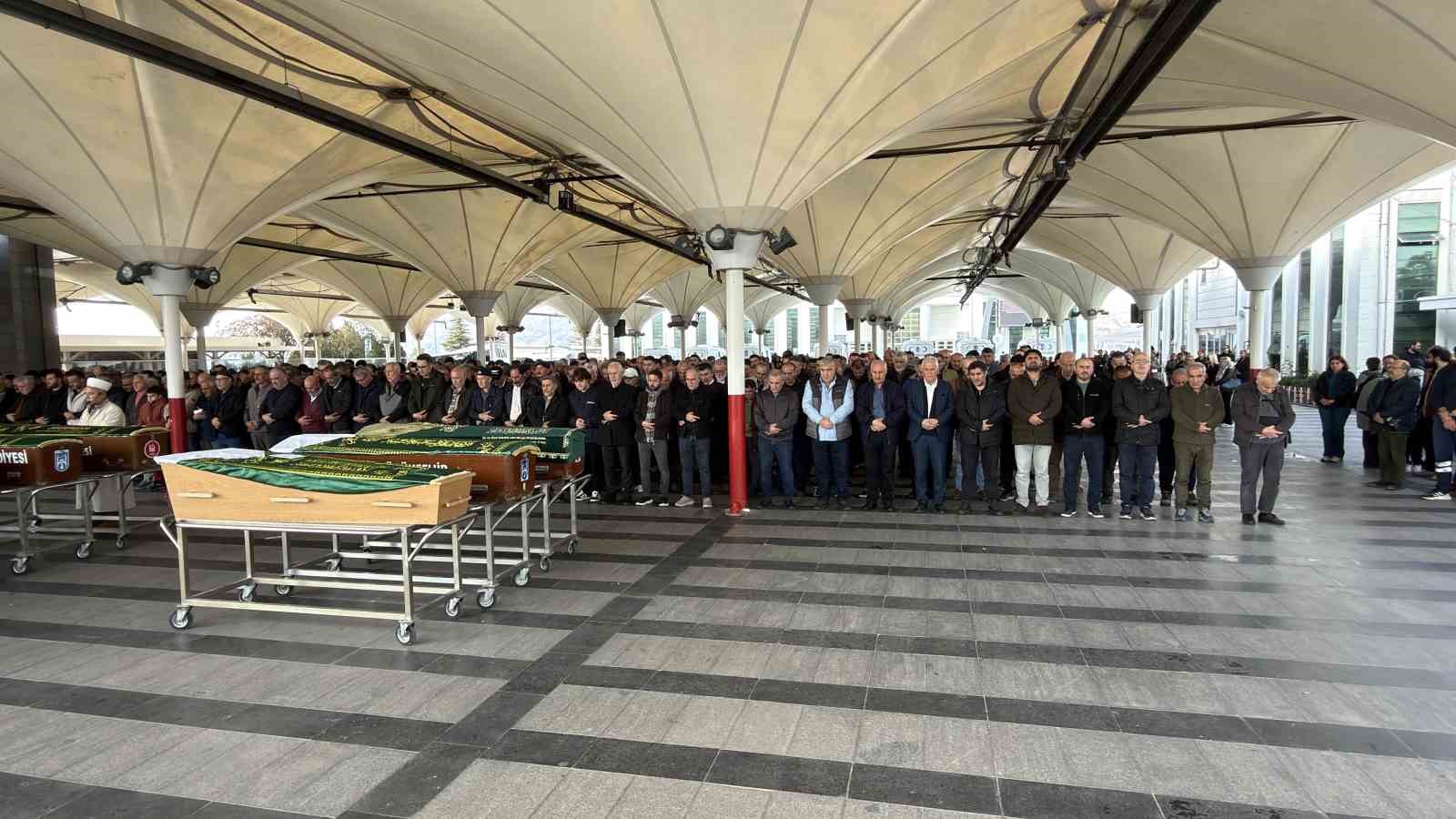 Ankara’da eski eşi tarafından öldürülen kadın son yolculuğuna uğurlandı