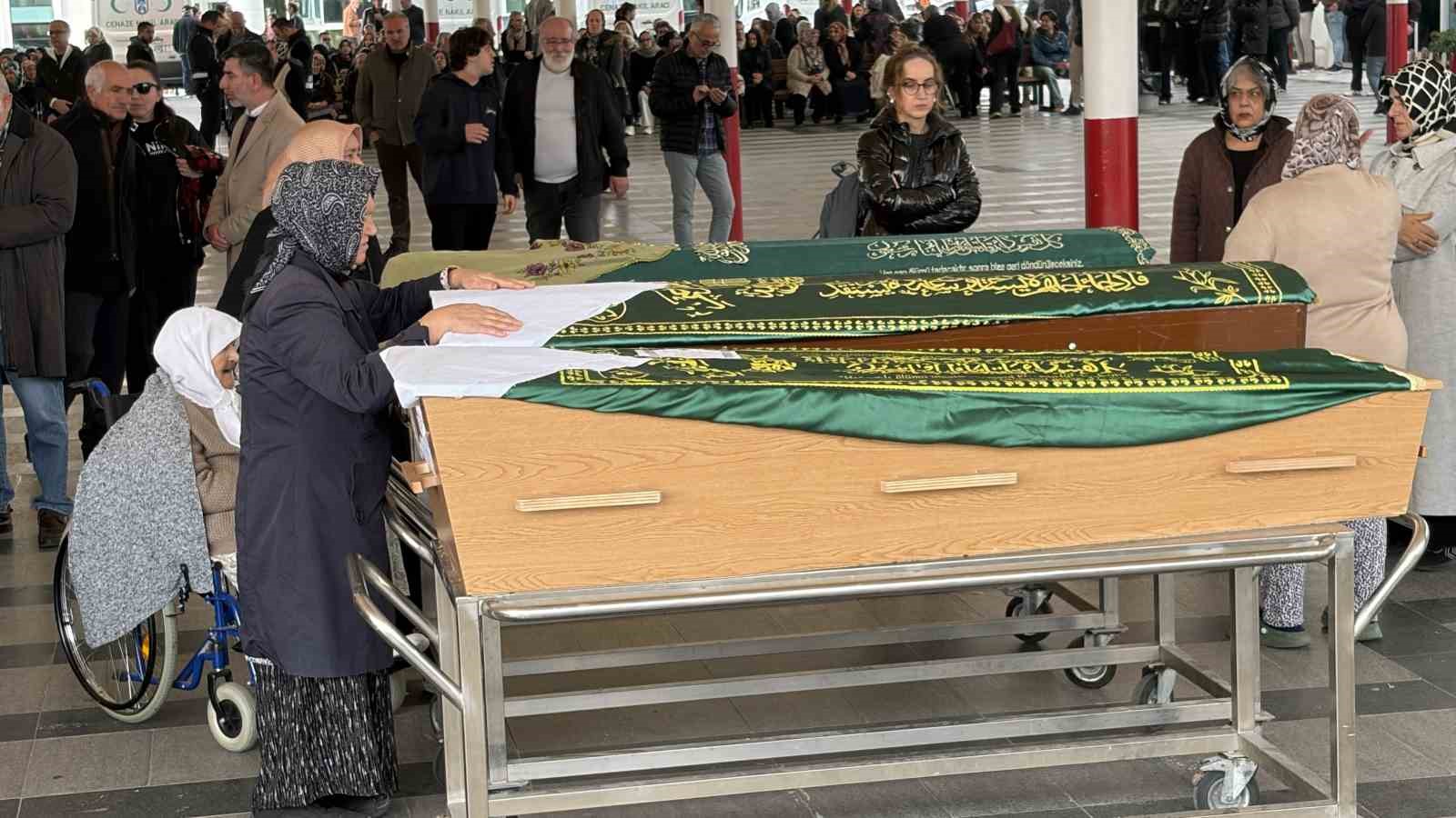 Ankara’da eski eşi tarafından öldürülen kadın son yolculuğuna uğurlandı