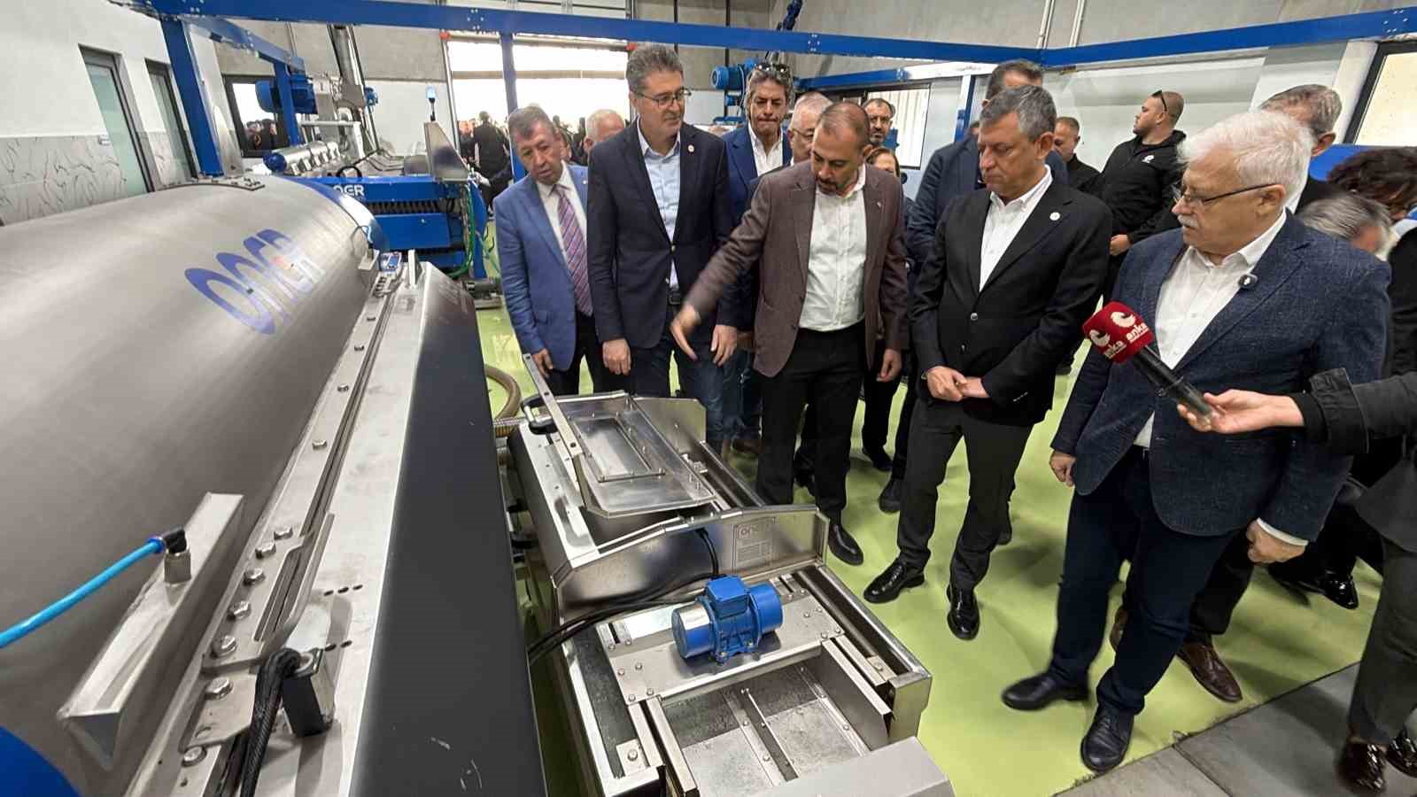 Özgür Özel’den Balıkesir Körfezi’ne çıkarma: 4 ilçede zeytin mesaisi