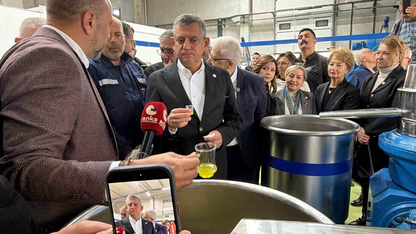 Özgür Özel’den Balıkesir Körfezi’ne çıkarma: 4 ilçede zeytin mesaisi