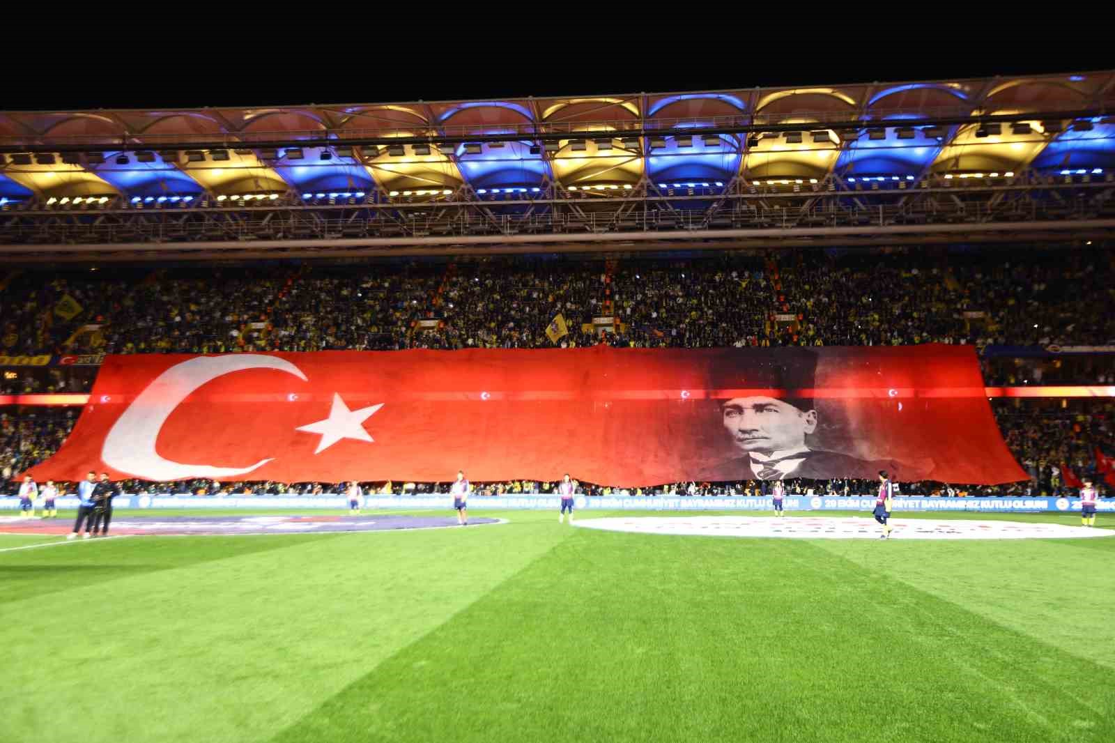 Trendyol Süper Lig: Fenerbahçe: 0 - Göztepe: 0 (Maç devam ediyor)