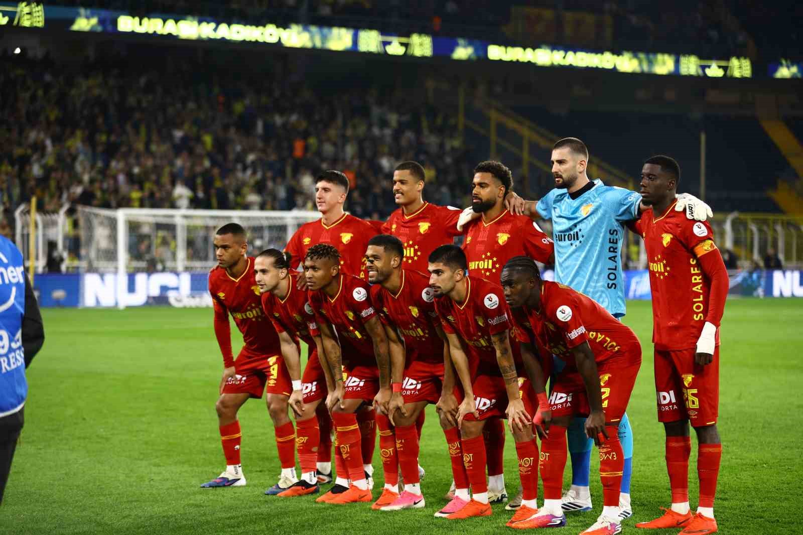 Trendyol Süper Lig: Fenerbahçe: 0 - Göztepe: 0 (Maç devam ediyor)