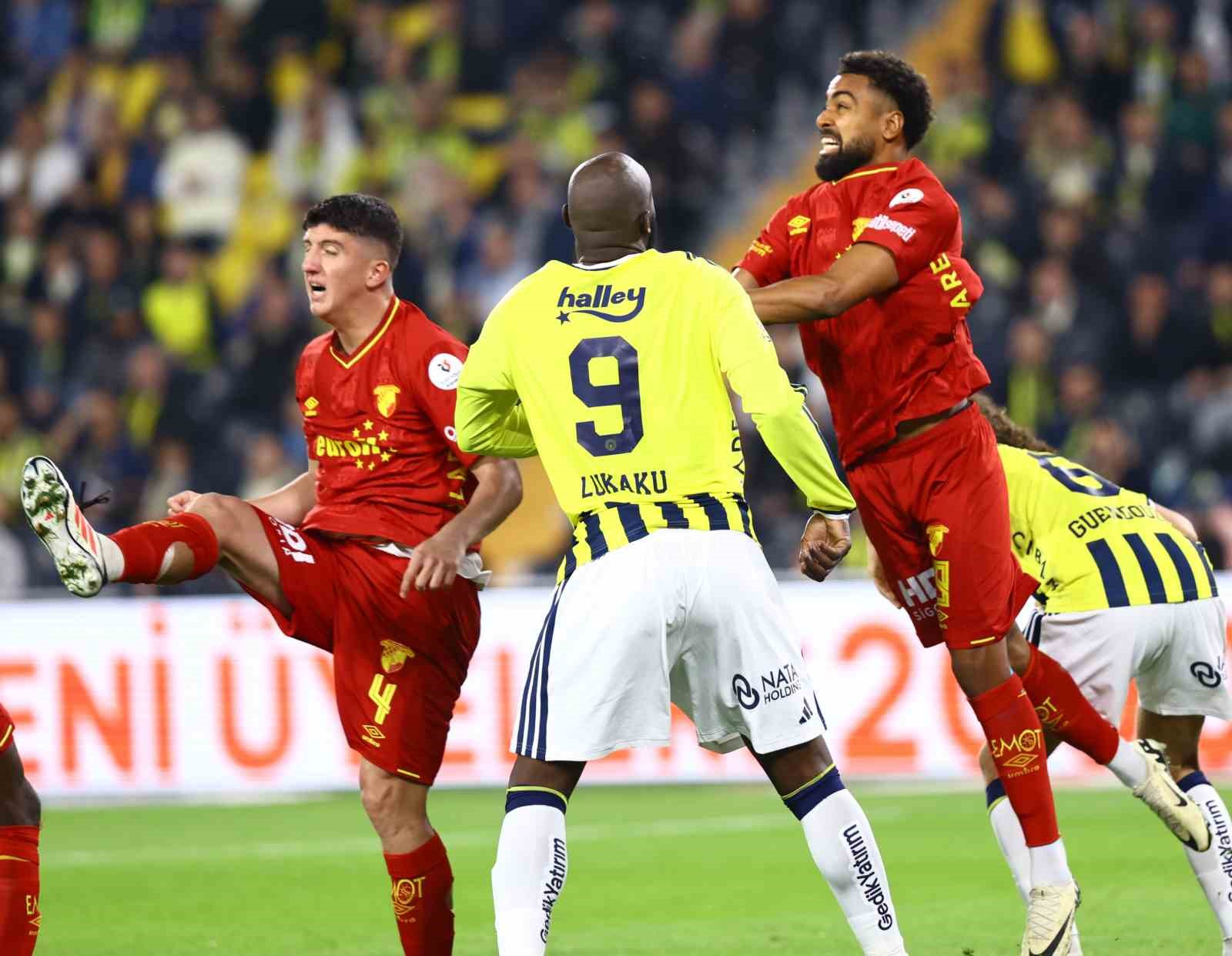 Trendyol Süper Lig: Fenerbahçe: 0 - Göztepe: 0 (Maç devam ediyor)