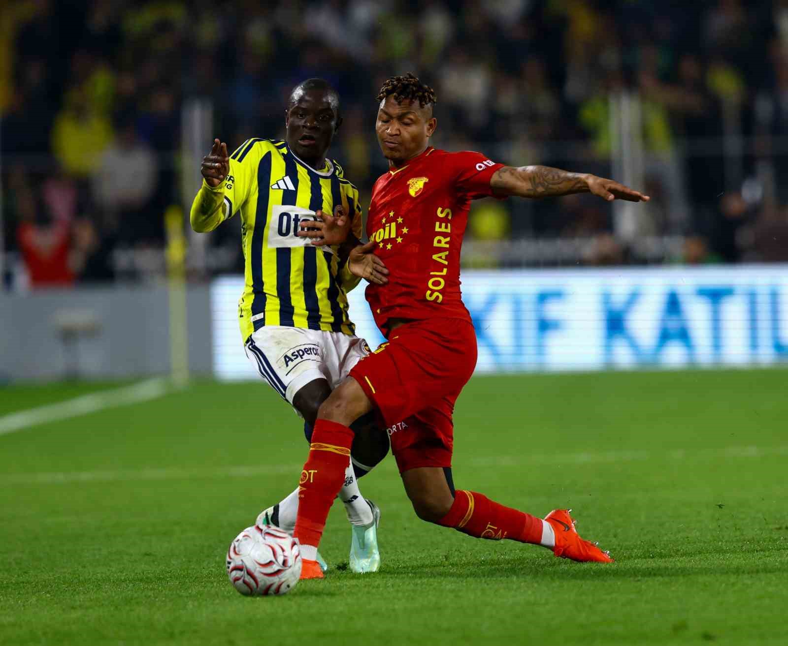 Trendyol Süper Lig: Fenerbahçe: 0 - Göztepe: 0 (Maç devam ediyor)