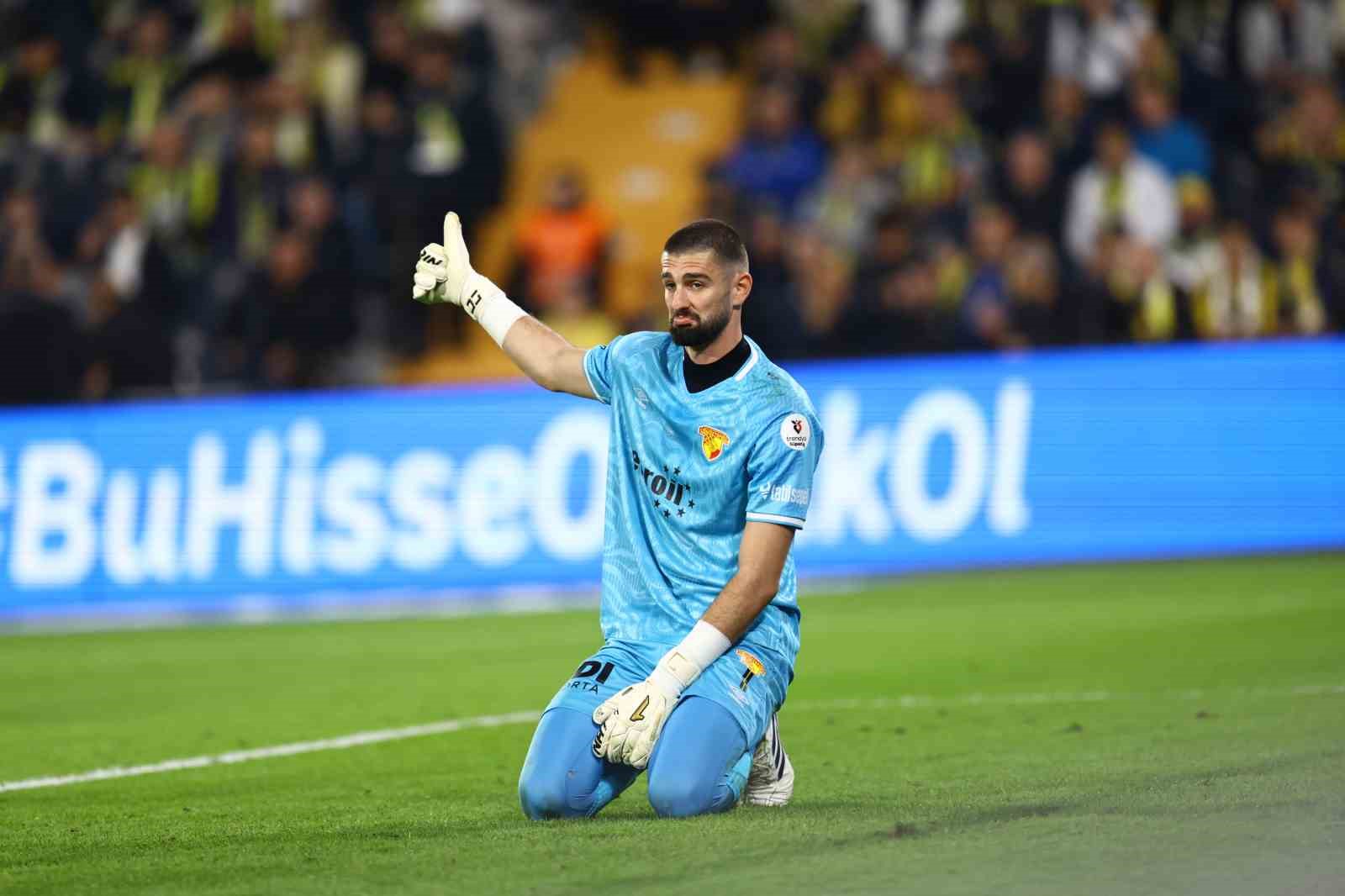 Trendyol Süper Lig: Fenerbahçe: 1 - Göztepe: 0 (İlk yarı)