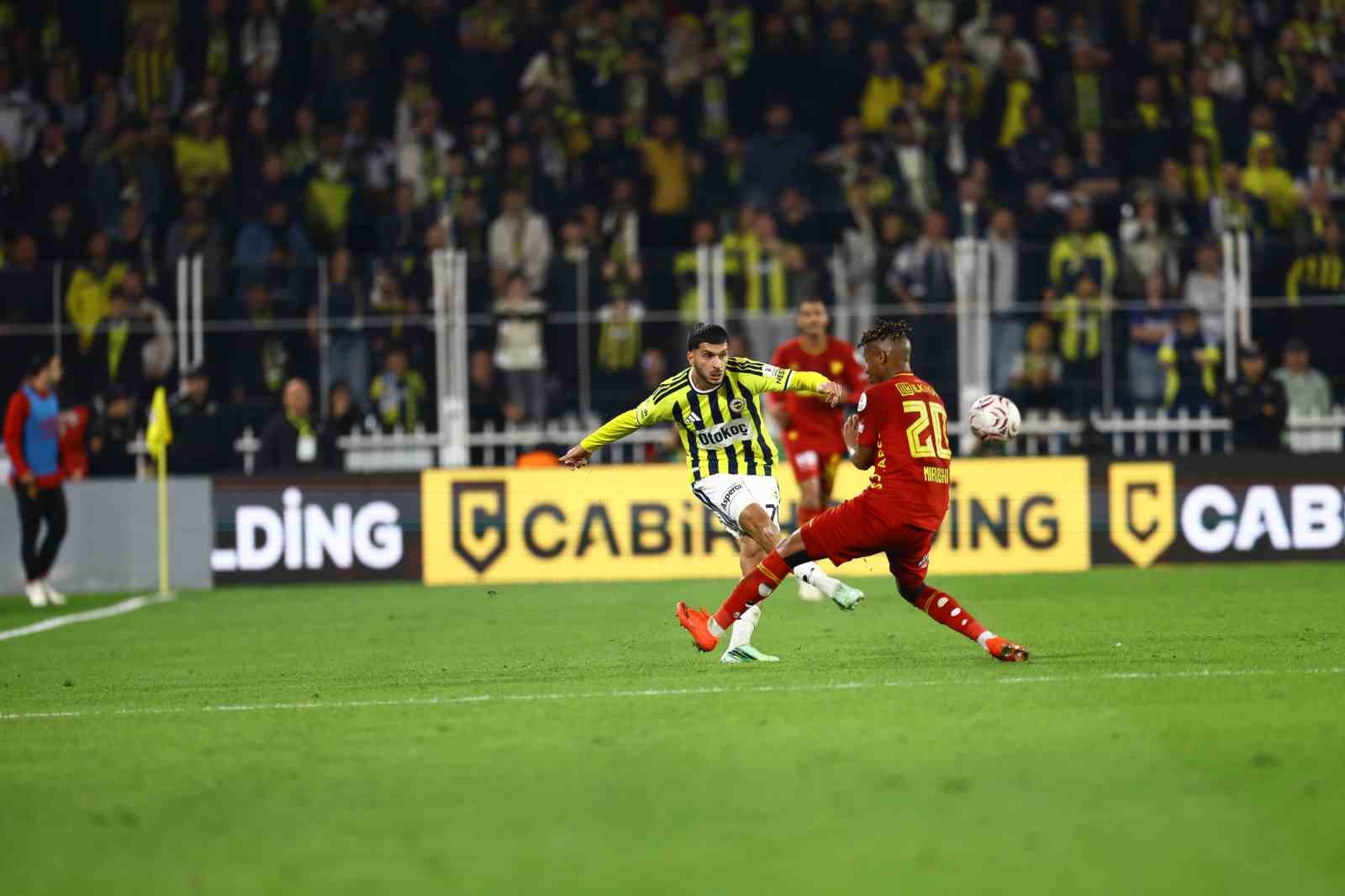 Trendyol Süper Lig: Fenerbahçe: 1 - Göztepe: 0 (İlk yarı)