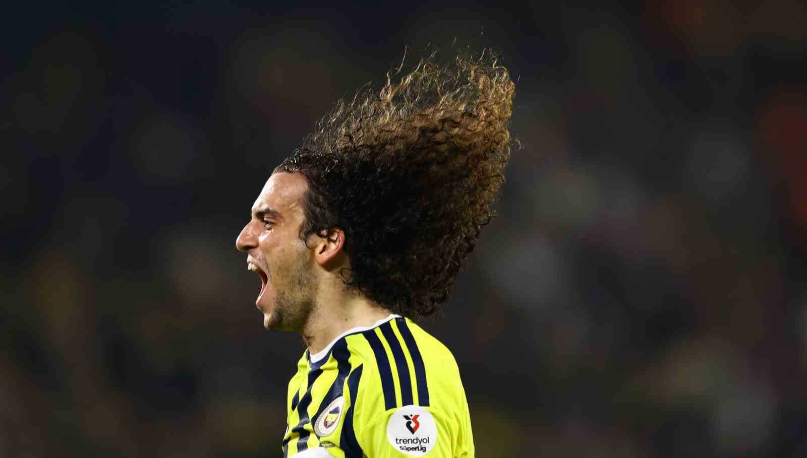 Trendyol Süper Lig: Fenerbahçe: 1 - Göztepe: 0 (İlk yarı)