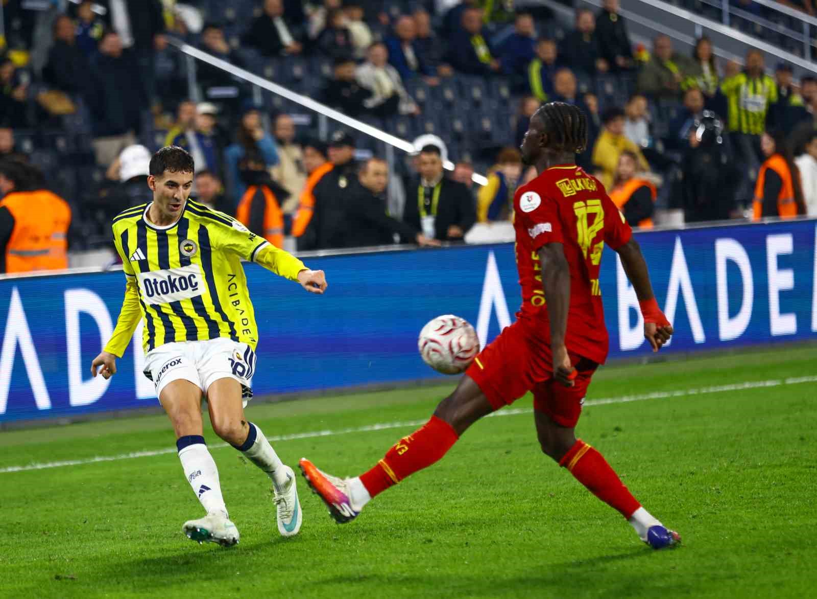 Fenerbahçe, ligde üst üste 2. mağlubiyetini aldı