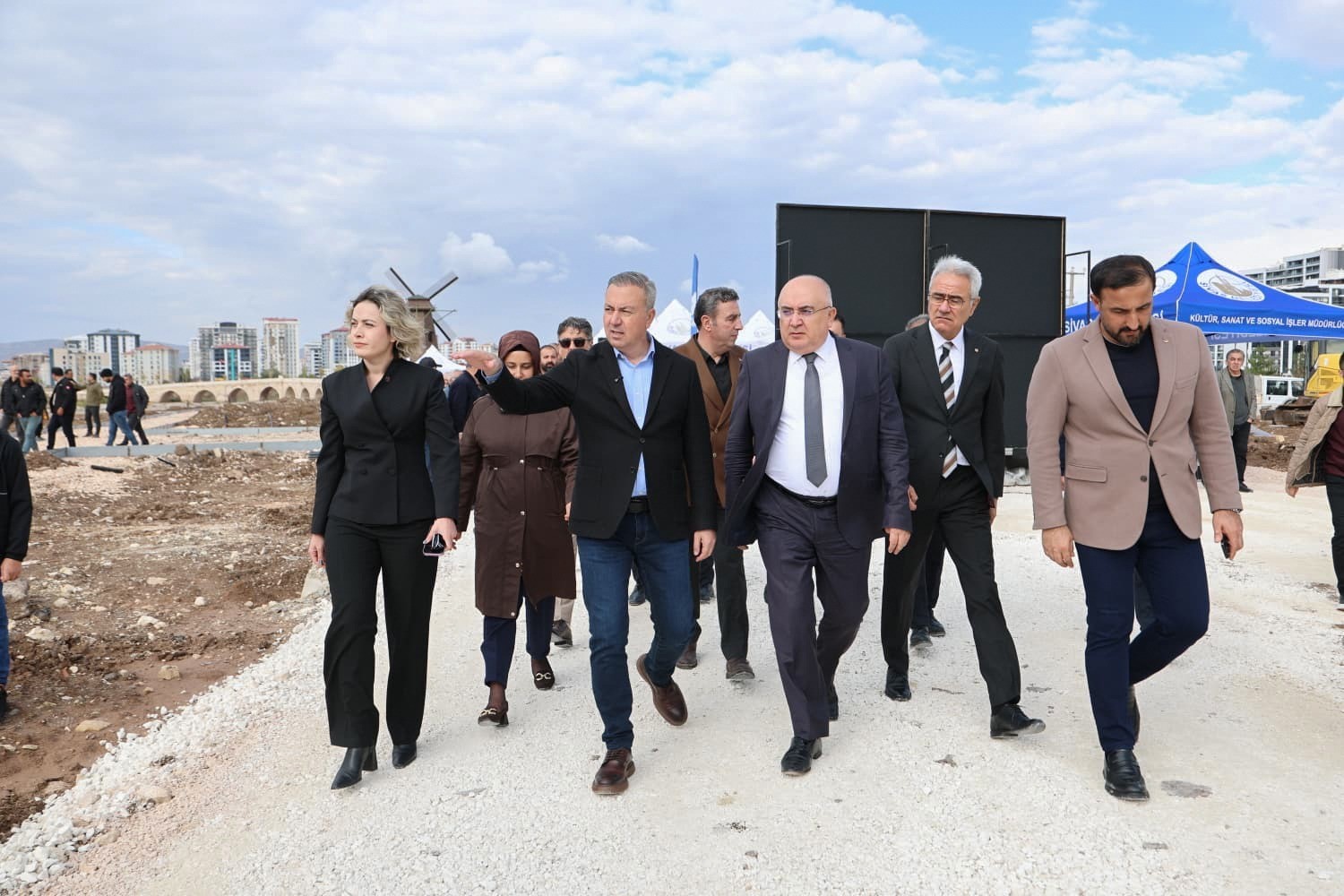 Kızılırmak kıyısında Sokak Lezzetleri binasının temeli atıldı