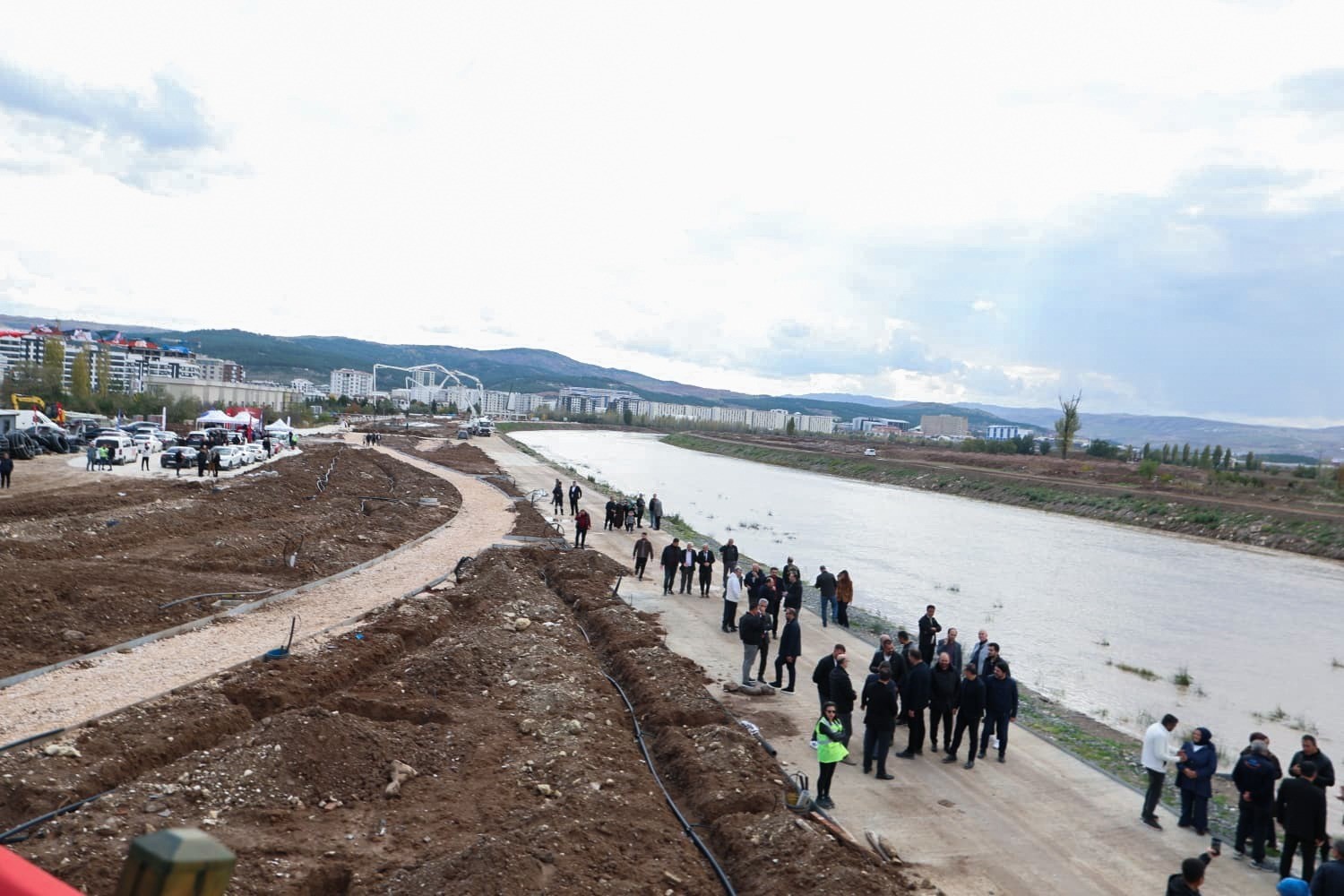 Kızılırmak kıyısında Sokak Lezzetleri binasının temeli atıldı