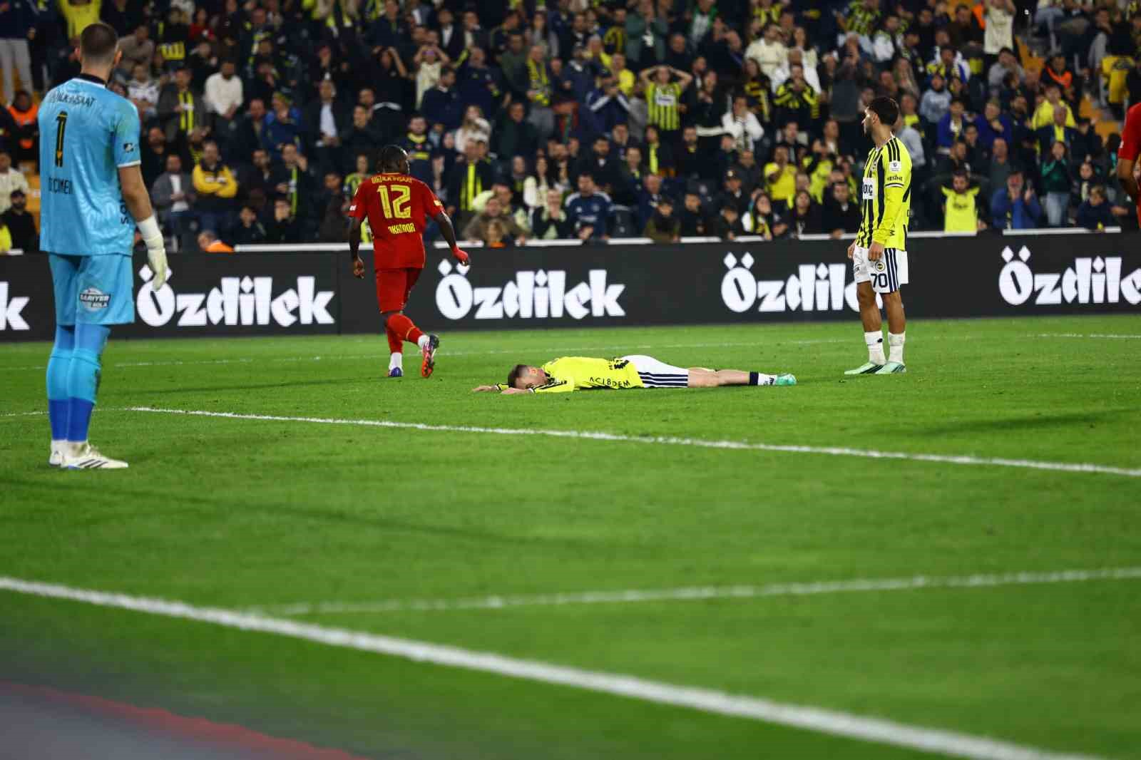 Trendyol Süper Lig: Fenerbahçe: 1 - Göztepe: 2 (Maç sonucu)