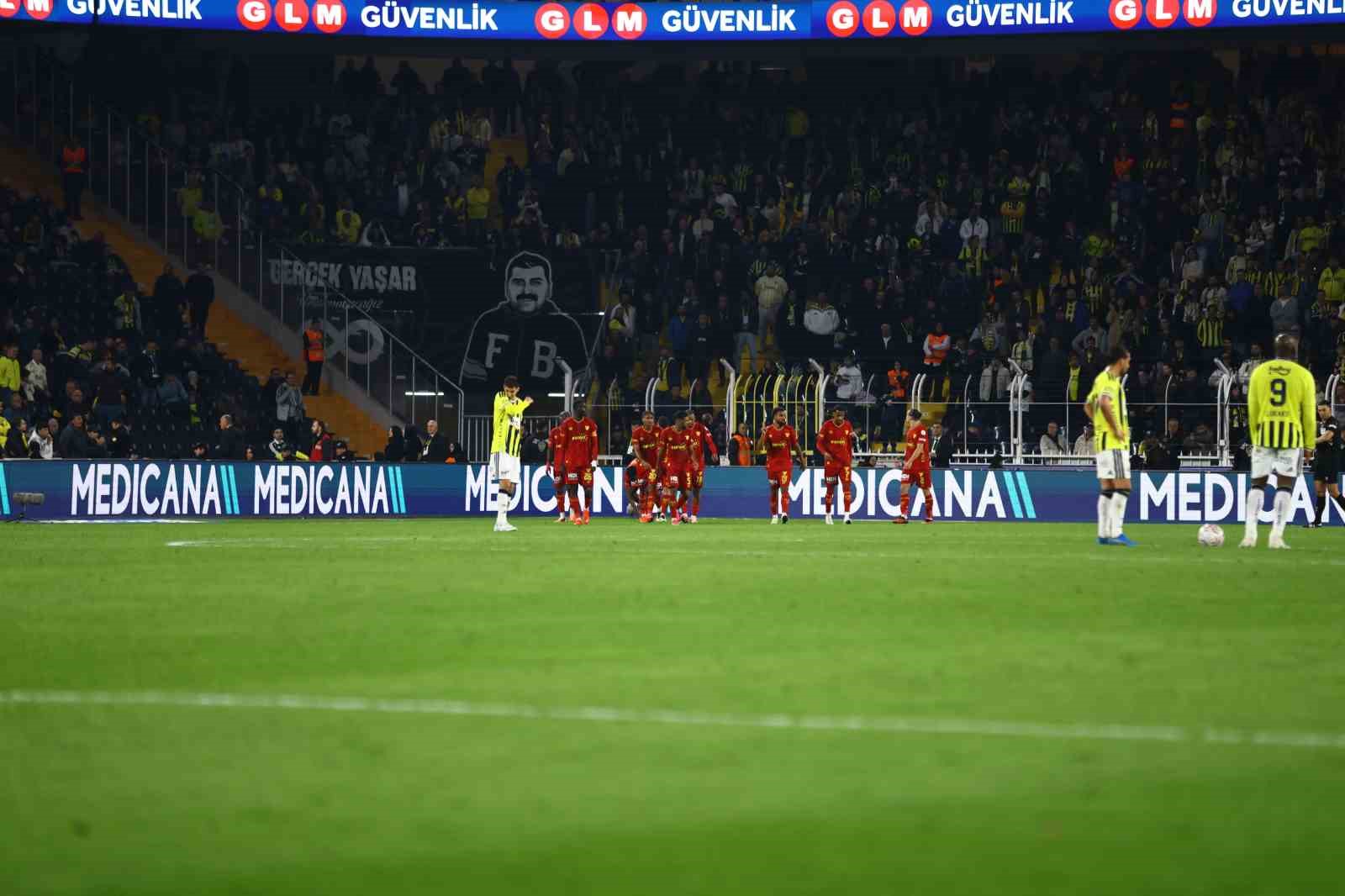 Trendyol Süper Lig: Fenerbahçe: 1 - Göztepe: 2 (Maç sonucu)