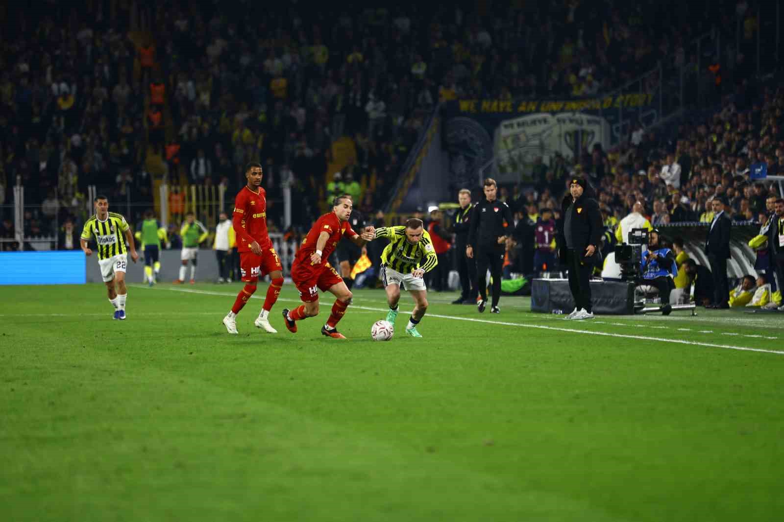 Trendyol Süper Lig: Fenerbahçe: 1 - Göztepe: 2 (Maç sonucu)