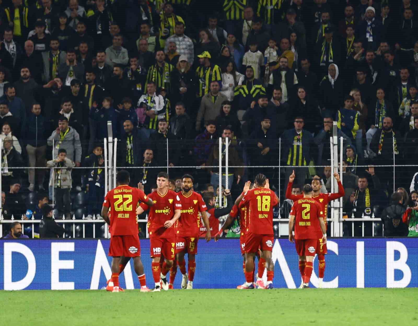 Trendyol Süper Lig: Fenerbahçe: 1 - Göztepe: 2 (Maç sonucu)